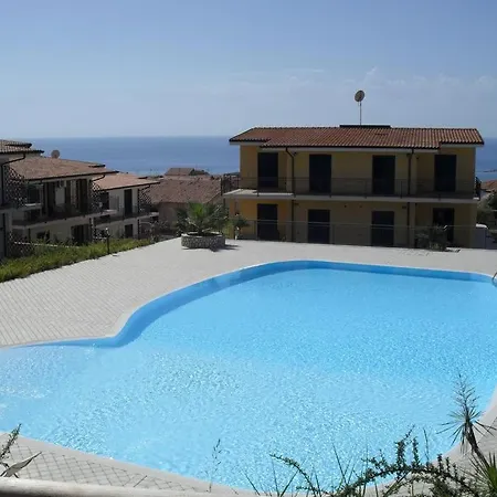 Parco Meridiana Apartment Scalea